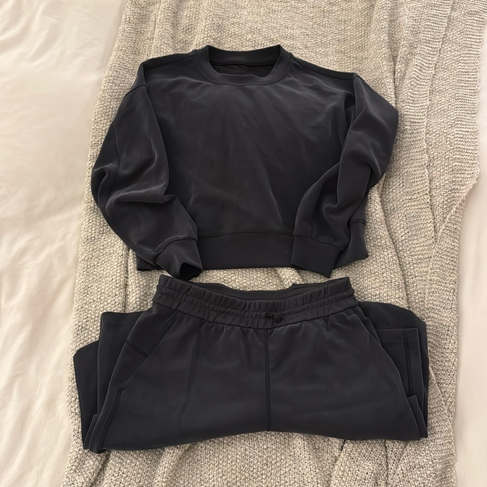 Lulu Lemon Softstreme Sweat Suit